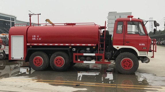 東風(fēng)六驅(qū)灑水車(chē)圖片 東風(fēng)六驅(qū)灑水車(chē)圖片