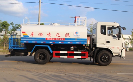 東風(fēng)專底消防灑水車高清圖片 東風(fēng)專底消防灑水車高清圖片