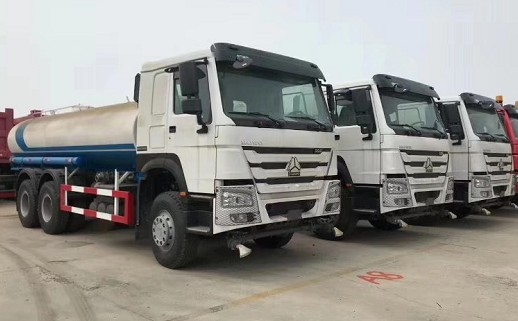 一批庫(kù)存15方重汽豪沃后雙橋?yàn)⑺噲D片 一批庫(kù)存15方重汽豪沃后雙橋?yàn)⑺噲D片