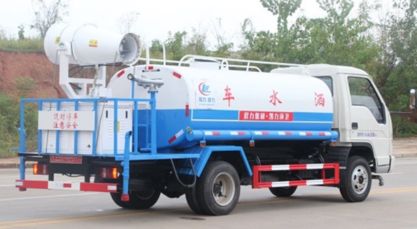 多功能綠化灑水車(chē)圖片 多功能綠化灑水車(chē)圖片
