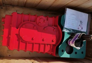 法士特8JS100B變速箱配套夾心取力器 法士特8JS100B變速箱配套夾心取力器