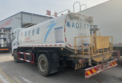 二手國五東風(fēng)隨專15方灑水車 二手國五東風(fēng)隨專15方灑水車